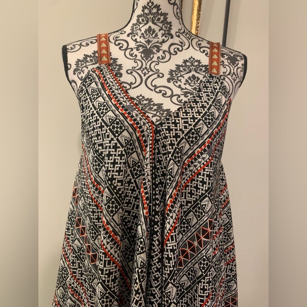 Bella Moda V Neck Coverup - Picture 3 of 10